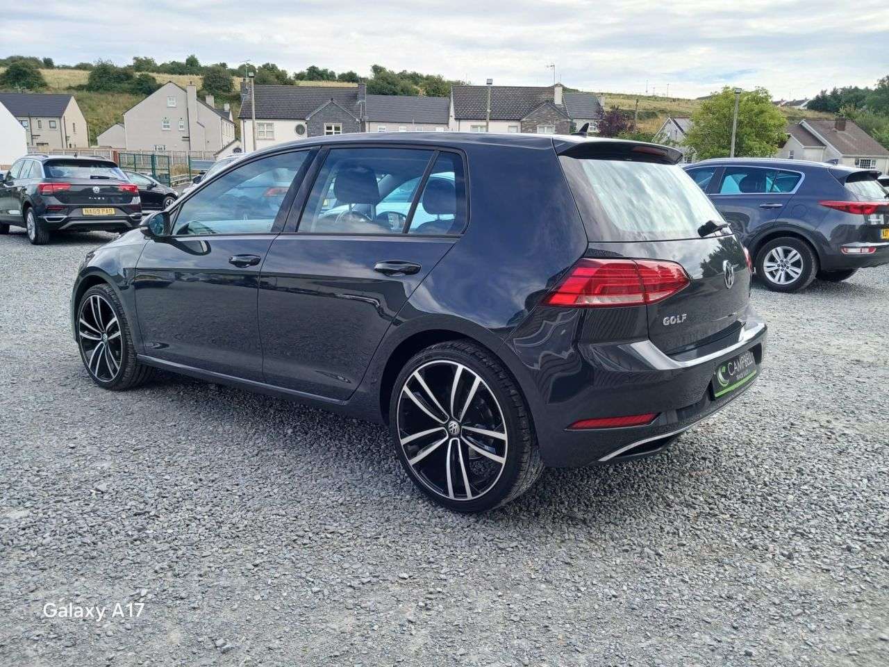 A 2017 VOLKSWAGEN GOLF 1.6 TDI SE Nav Hatchback 5dr Diesel DSG Euro 6 (s/s) (115 ps) A 2017 VOLKSWAGEN GOLF 1.6 TDI SE Nav Hatchback 5dr Diesel DSG Euro 6 (s/s) (115 ps)