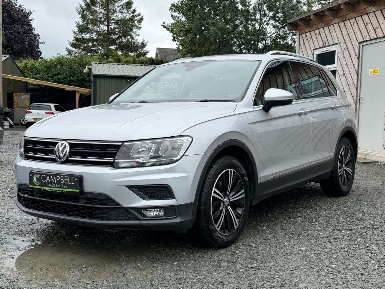 A 2018 VOLKSWAGEN TIGUAN 2.0 TDI SE SUV 5dr Diesel Manual Euro 6 (s/s) (150 ps) A 2018 VOLKSWAGEN TIGUAN 2.0 TDI SE SUV 5dr Diesel Manual Euro 6 (s/s) (150 ps)