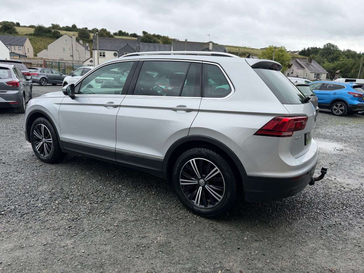 A 2018 VOLKSWAGEN TIGUAN 2.0 TDI SE SUV 5dr Diesel Manual Euro 6 (s/s) (150 ps) A 2018 VOLKSWAGEN TIGUAN 2.0 TDI SE SUV 5dr Diesel Manual Euro 6 (s/s) (150 ps)