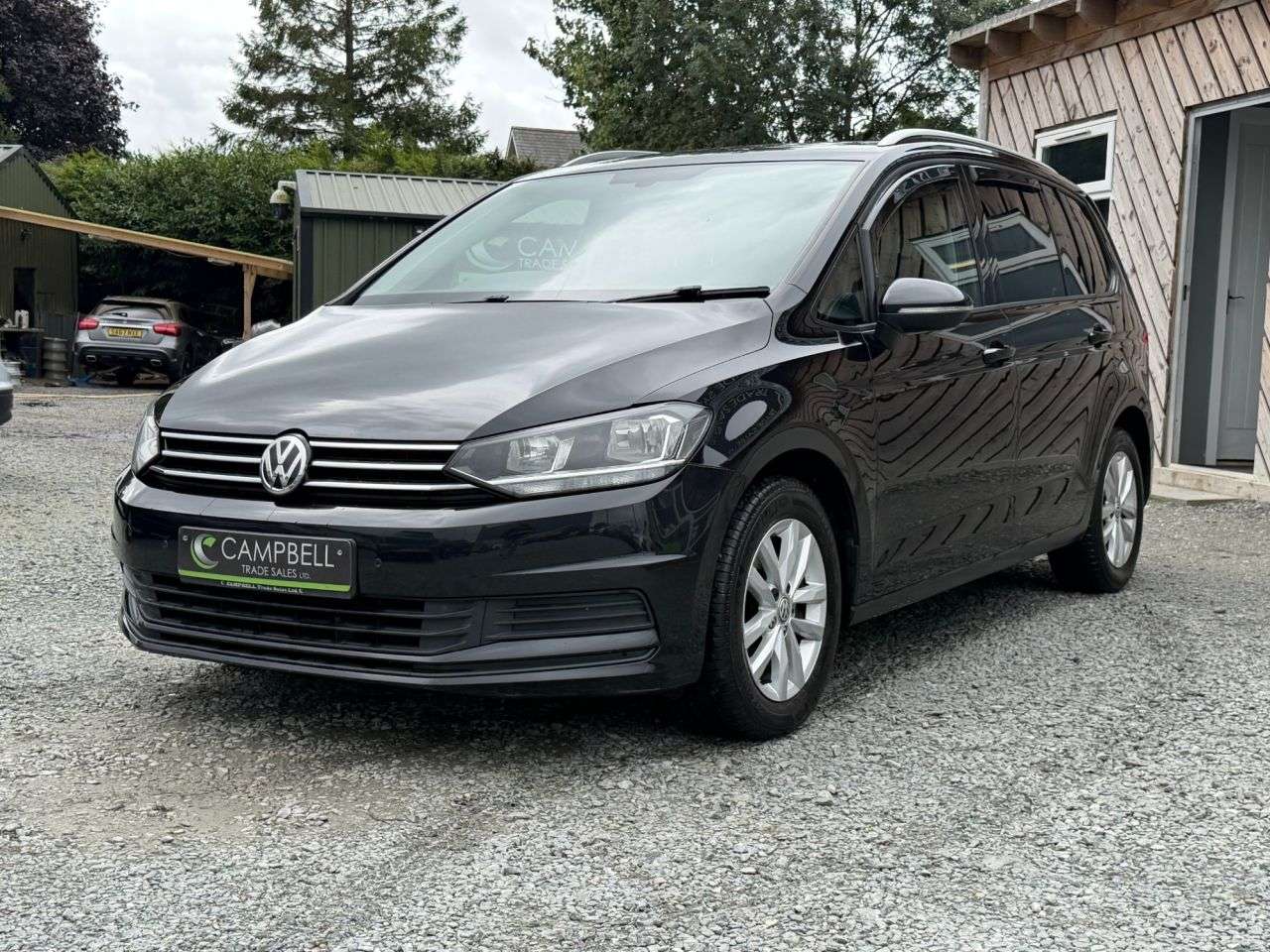 A 2016 VOLKSWAGEN TOURAN 1.6 TDI BlueMotion Tech SE MPV 5dr Diesel Manual Euro 6 (s/s) (110 ps) A 2016 VOLKSWAGEN TOURAN 1.6 TDI BlueMotion Tech SE MPV 5dr Diesel Manual Euro 6 (s/s) (110 ps)