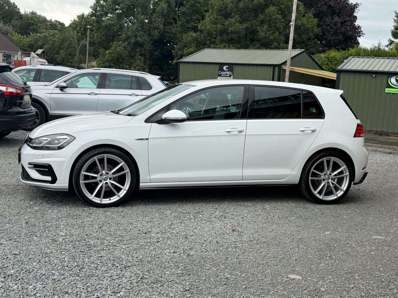 A 2020 VOLKSWAGEN GOLF 1.6 TDI R-Line Edition Hatchback 5dr Diesel Manual Euro 6 (s/s) (115 ps) A 2020 VOLKSWAGEN GOLF 1.6 TDI R-Line Edition Hatchback 5dr Diesel Manual Euro 6 (s/s) (115 ps)