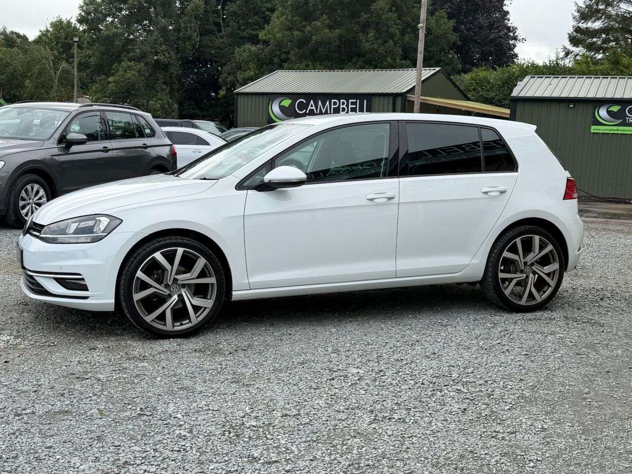 A 2020 VOLKSWAGEN GOLF 1.6 TDI Match Hatchback 5dr Diesel Manual Euro 6 (s/s) (115 ps) A 2020 VOLKSWAGEN GOLF 1.6 TDI Match Hatchback 5dr Diesel Manual Euro 6 (s/s) (115 ps)