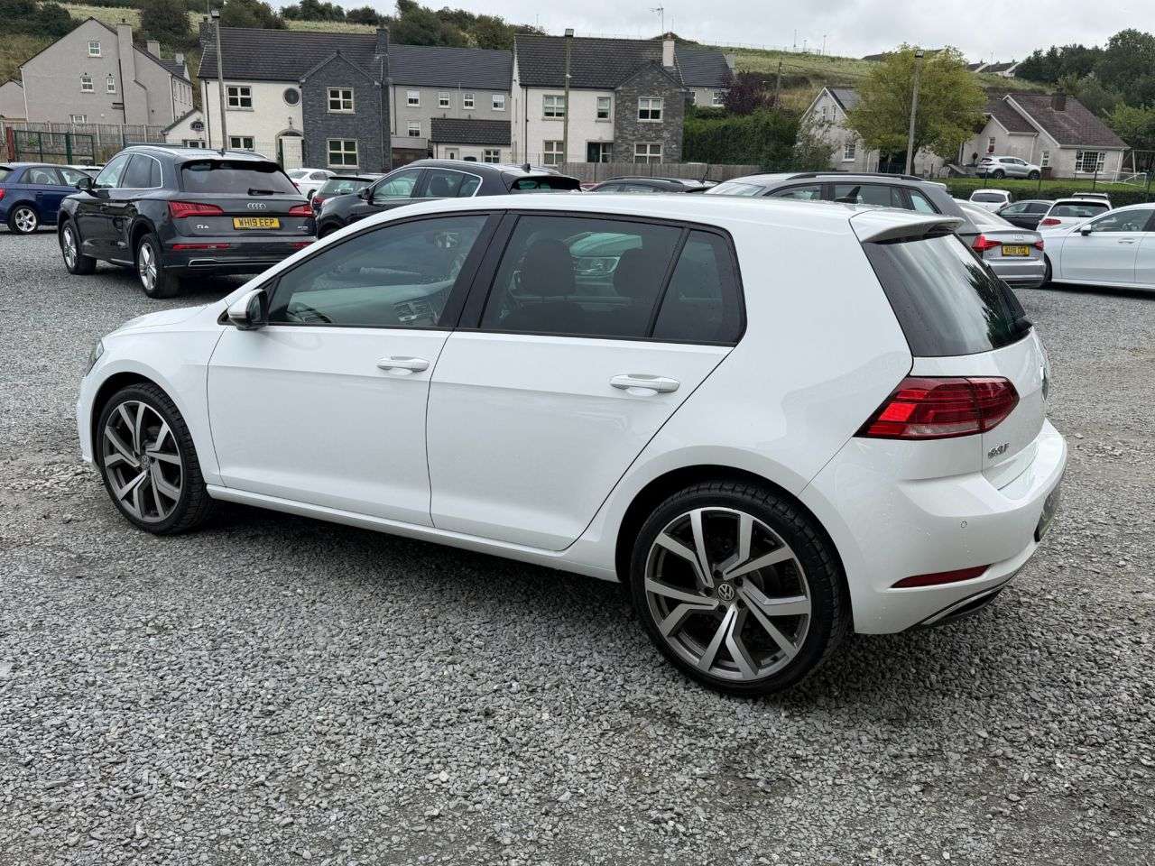 A 2020 VOLKSWAGEN GOLF 1.6 TDI Match Hatchback 5dr Diesel Manual Euro 6 (s/s) (115 ps) A 2020 VOLKSWAGEN GOLF 1.6 TDI Match Hatchback 5dr Diesel Manual Euro 6 (s/s) (115 ps)