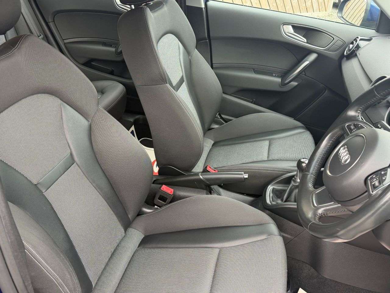 2016 AUDI A1 2016 AUDI A1