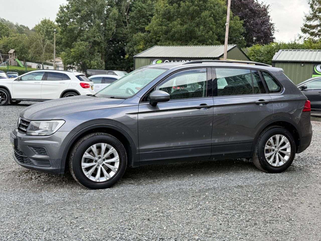 A 2017 VOLKSWAGEN TIGUAN 2.0 TDI S SUV 5dr Diesel Manual Euro 6 (s/s) (115 ps) A 2017 VOLKSWAGEN TIGUAN 2.0 TDI S SUV 5dr Diesel Manual Euro 6 (s/s) (115 ps)