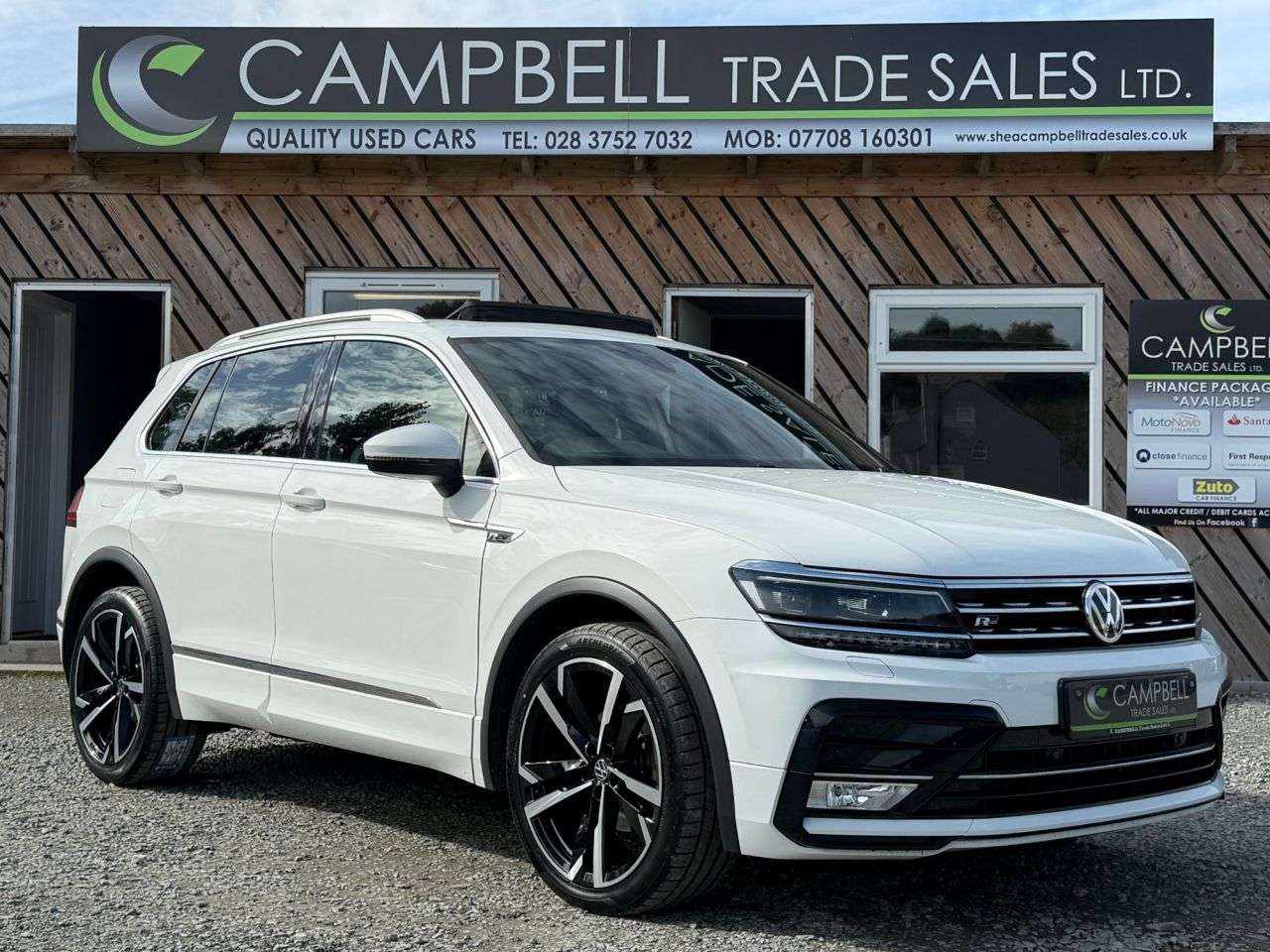 A 2017 VOLKSWAGEN TIGUAN 2.0 TDI R-Line SUV 5dr Diesel Manual Euro 6 (s/s) (150 ps) A 2017 VOLKSWAGEN TIGUAN 2.0 TDI R-Line SUV 5dr Diesel Manual Euro 6 (s/s) (150 ps)