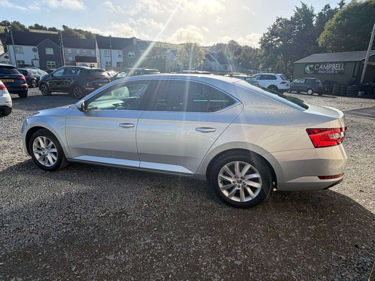 A 2018 SKODA SUPERB 1.6 TDI SE Technology Hatchback 5dr Diesel DSG Euro 6 (s/s) (120 ps) A 2018 SKODA SUPERB 1.6 TDI SE Technology Hatchback 5dr Diesel DSG Euro 6 (s/s) (120 ps)