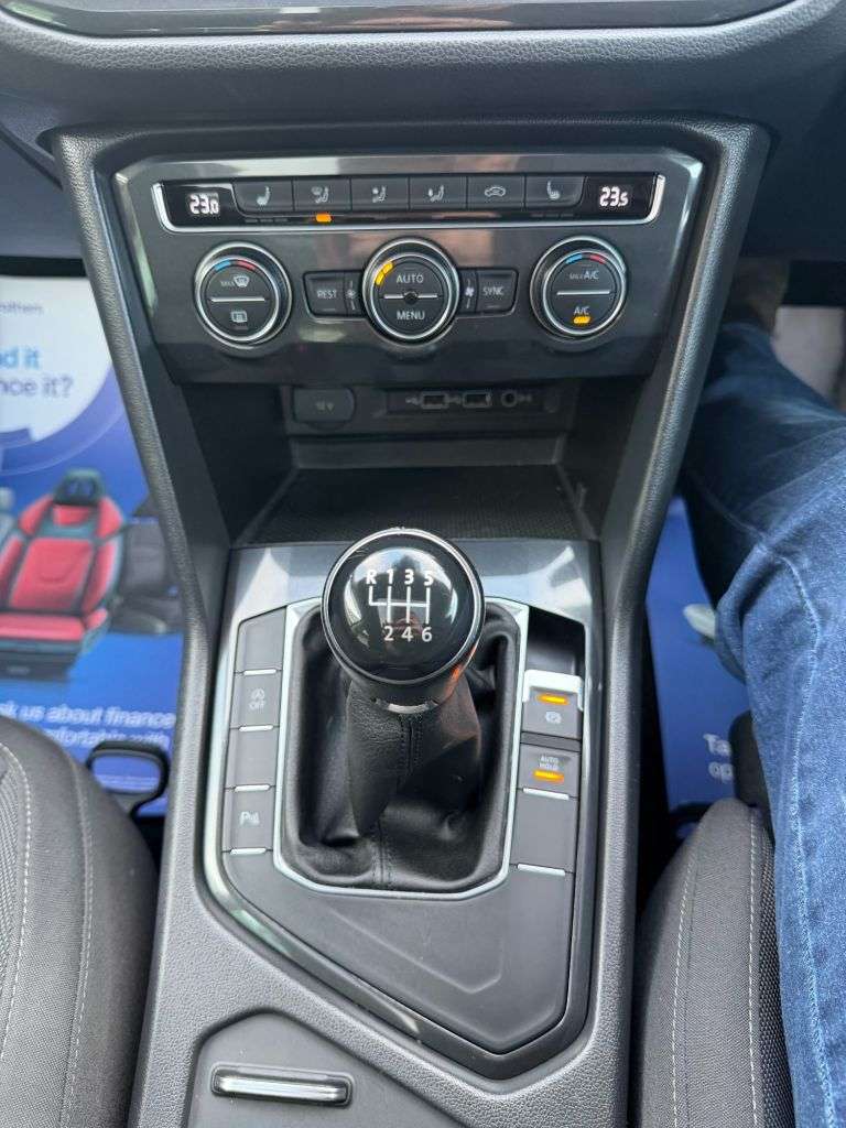 2018 VOLKSWAGEN TIGUAN 2018 VOLKSWAGEN TIGUAN