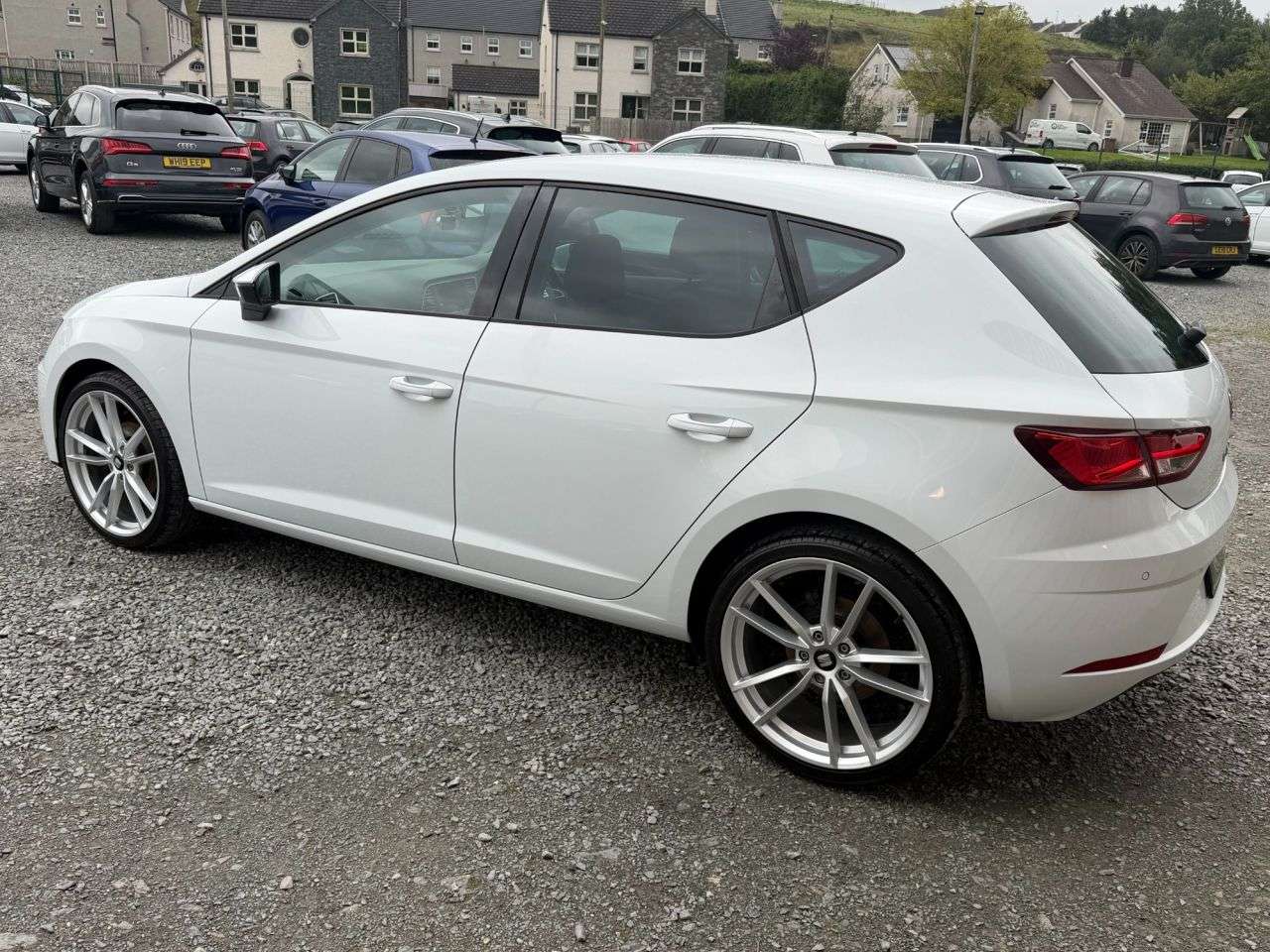 A 2020 SEAT LEON 1.0 TSI SE Dynamic Hatchback 5dr Petrol Manual Euro 6 (s/s) (115 ps) A 2020 SEAT LEON 1.0 TSI SE Dynamic Hatchback 5dr Petrol Manual Euro 6 (s/s) (115 ps)