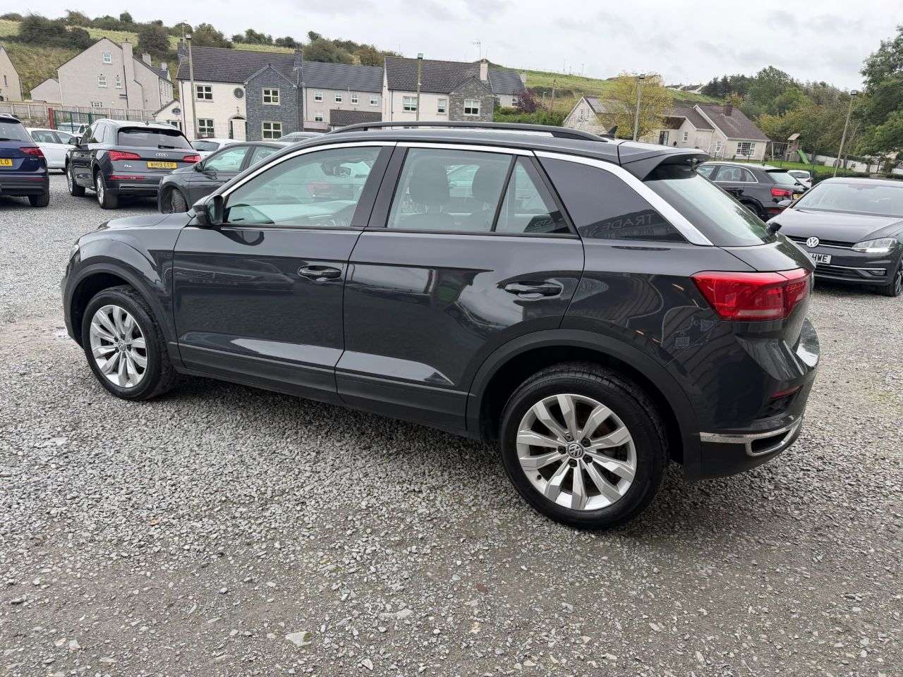 A 2019 VOLKSWAGEN T-ROC 1.6 TDI SE SUV 5dr Diesel Manual Euro 6 (s/s) (115 ps) A 2019 VOLKSWAGEN T-ROC 1.6 TDI SE SUV 5dr Diesel Manual Euro 6 (s/s) (115 ps)