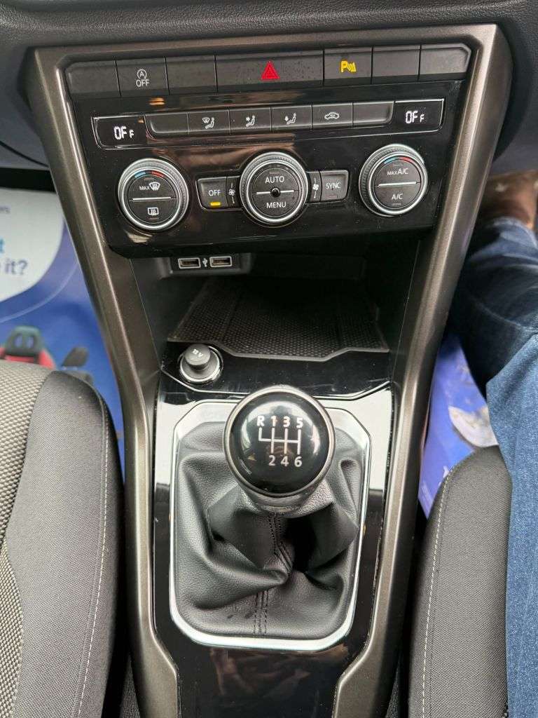 2019 VOLKSWAGEN T-ROC 2019 VOLKSWAGEN T-ROC