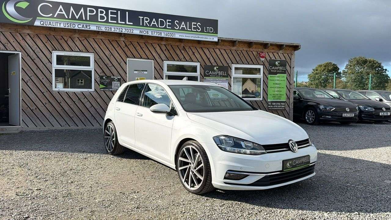 A 2018 VOLKSWAGEN GOLF 1.6 TDI BlueMotion Tech GT Hatchback 5dr Diesel DSG Euro 6 (s/s) (115 ps) A 2018 VOLKSWAGEN GOLF 1.6 TDI BlueMotion Tech GT Hatchback 5dr Diesel DSG Euro 6 (s/s) (115 ps)