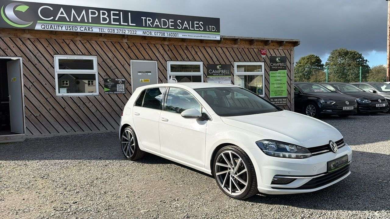 A 2018 VOLKSWAGEN GOLF 1.6 TDI BlueMotion Tech GT Hatchback 5dr Diesel DSG Euro 6 (s/s) (115 ps) A 2018 VOLKSWAGEN GOLF 1.6 TDI BlueMotion Tech GT Hatchback 5dr Diesel DSG Euro 6 (s/s) (115 ps)