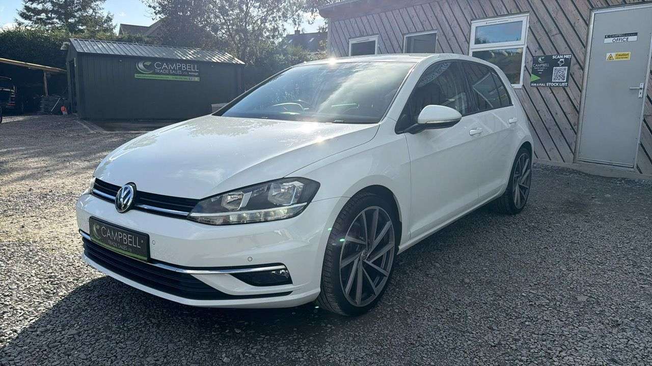 A 2018 VOLKSWAGEN GOLF 1.6 TDI BlueMotion Tech GT Hatchback 5dr Diesel DSG Euro 6 (s/s) (115 ps) A 2018 VOLKSWAGEN GOLF 1.6 TDI BlueMotion Tech GT Hatchback 5dr Diesel DSG Euro 6 (s/s) (115 ps)