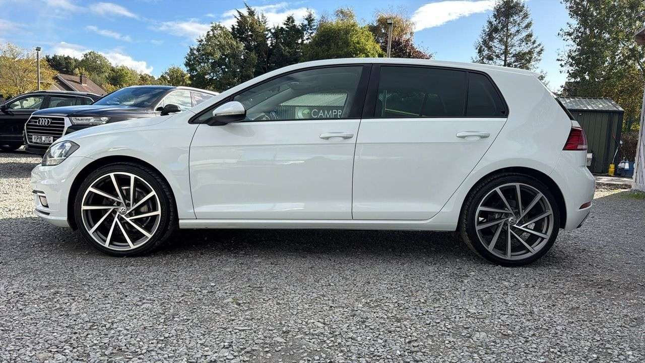 A 2018 VOLKSWAGEN GOLF 1.6 TDI BlueMotion Tech GT Hatchback 5dr Diesel DSG Euro 6 (s/s) (115 ps) A 2018 VOLKSWAGEN GOLF 1.6 TDI BlueMotion Tech GT Hatchback 5dr Diesel DSG Euro 6 (s/s) (115 ps)