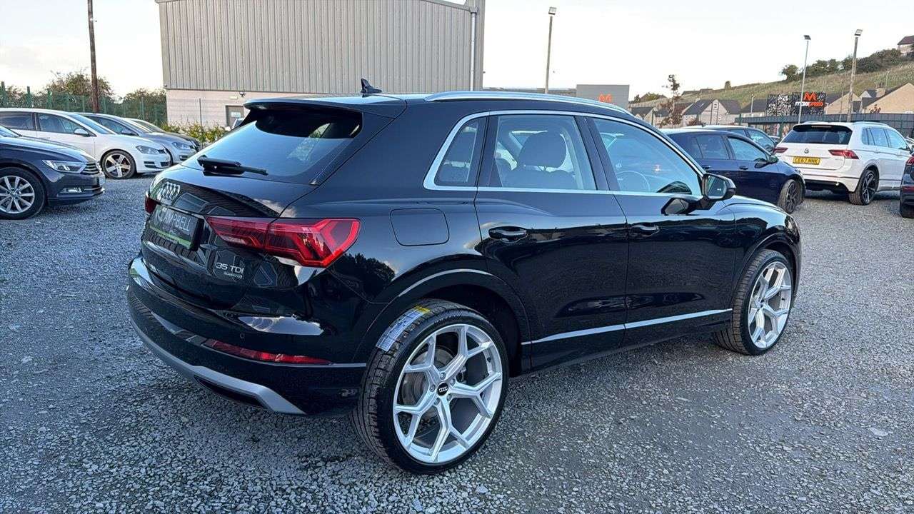 A 2019 AUDI Q3 2.0 TDI 35 Sport SUV 5dr Diesel Manual quattro Euro 6 (s/s) (150 ps) A 2019 AUDI Q3 2.0 TDI 35 Sport SUV 5dr Diesel Manual quattro Euro 6 (s/s) (150 ps)
