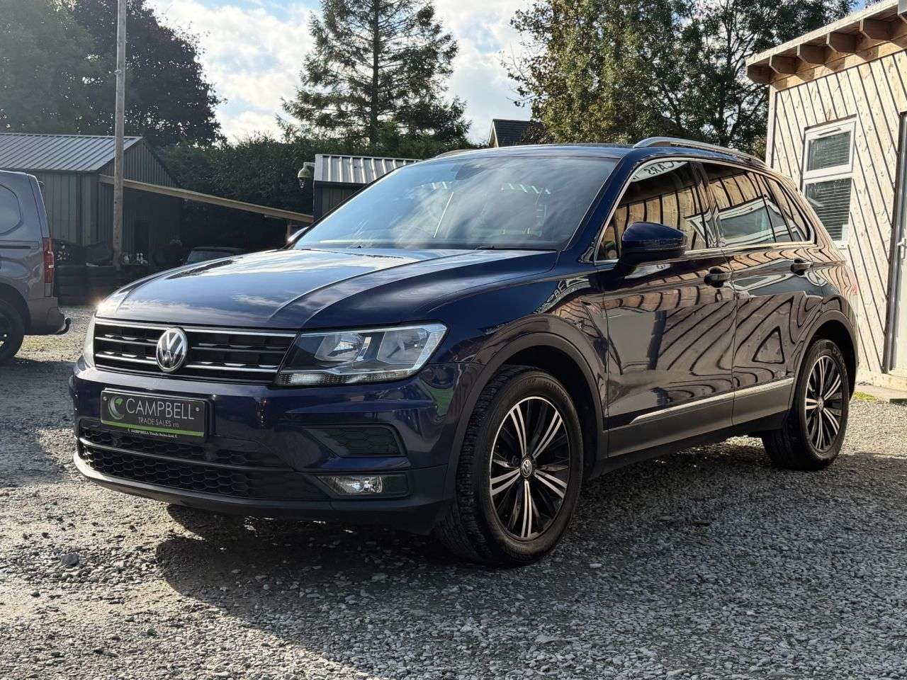 A 2017 VOLKSWAGEN TIGUAN 2.0 TDI SE Navigation SUV 5dr Diesel Manual Euro 6 (s/s) (150 ps) A 2017 VOLKSWAGEN TIGUAN 2.0 TDI SE Navigation SUV 5dr Diesel Manual Euro 6 (s/s) (150 ps)