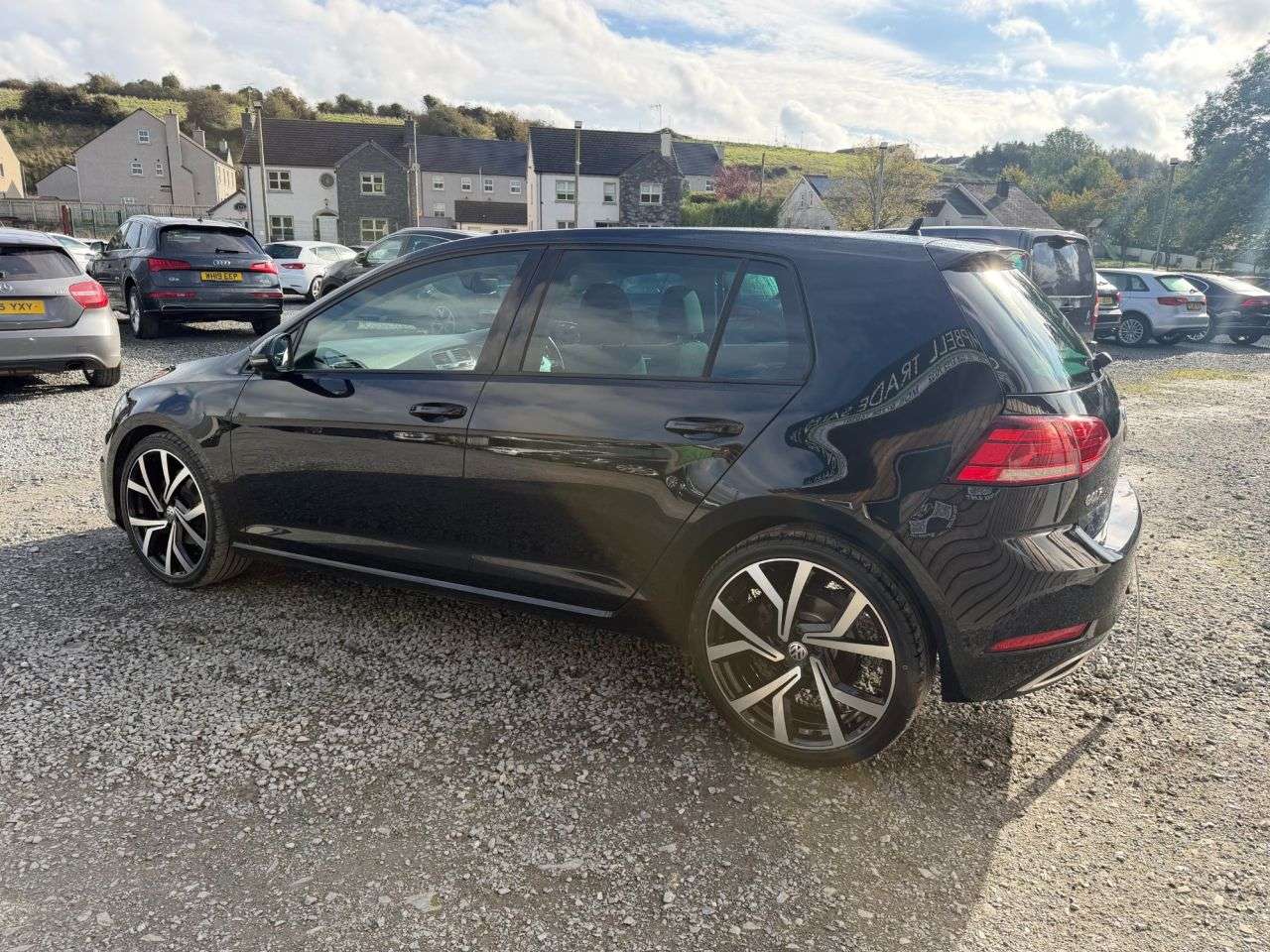 A 2017 VOLKSWAGEN GOLF 1.6 TDI BlueMotion Tech GT Hatchback 5dr Diesel Manual Euro 6 (s/s) (115 ps A 2017 VOLKSWAGEN GOLF 1.6 TDI BlueMotion Tech GT Hatchback 5dr Diesel Manual Euro 6 (s/s) (115 ps