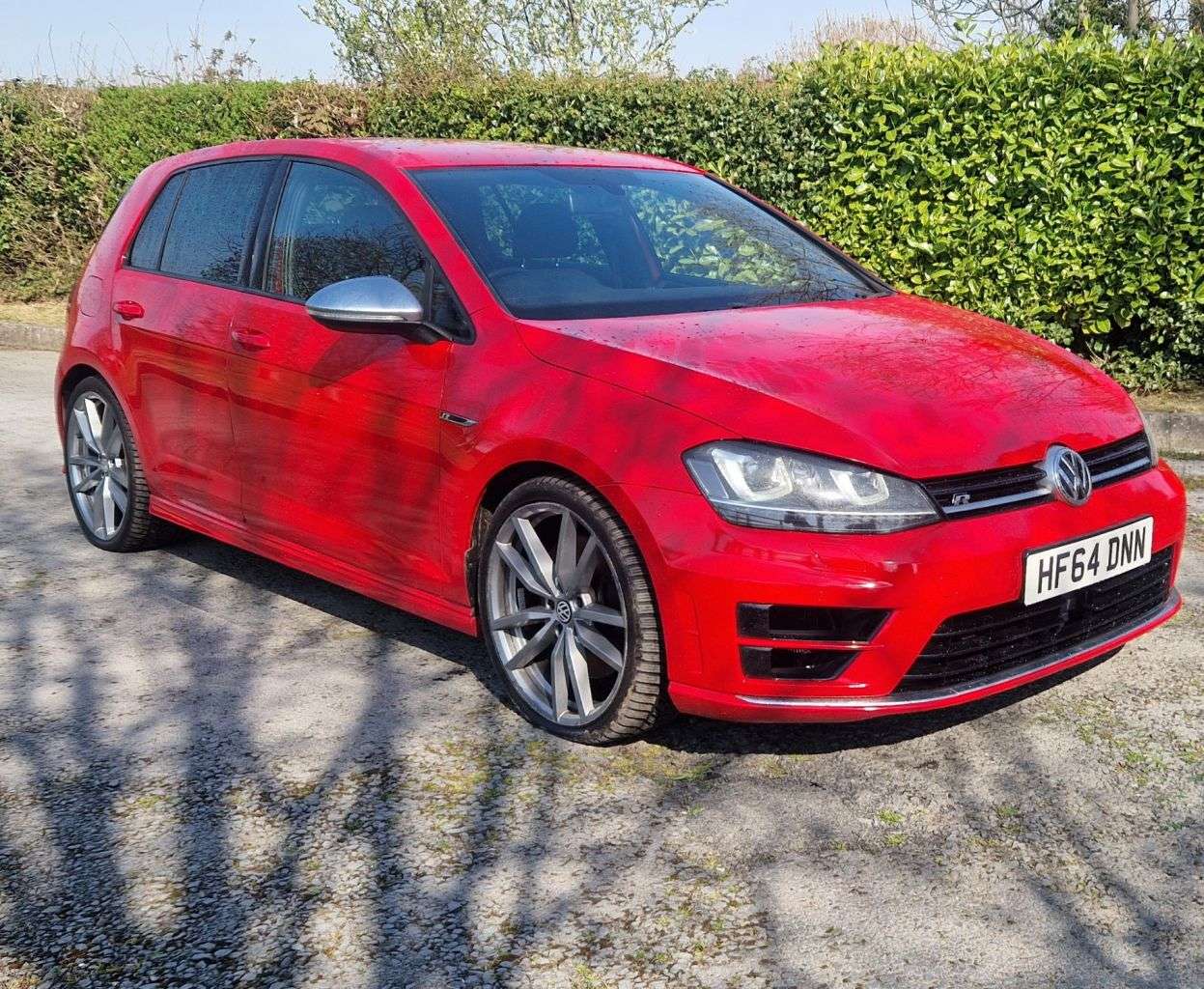 A 2014 VOLKSWAGEN GOLF 2.0 R 5d 298 BHP A 2014 VOLKSWAGEN GOLF 2.0 R 5d 298 BHP