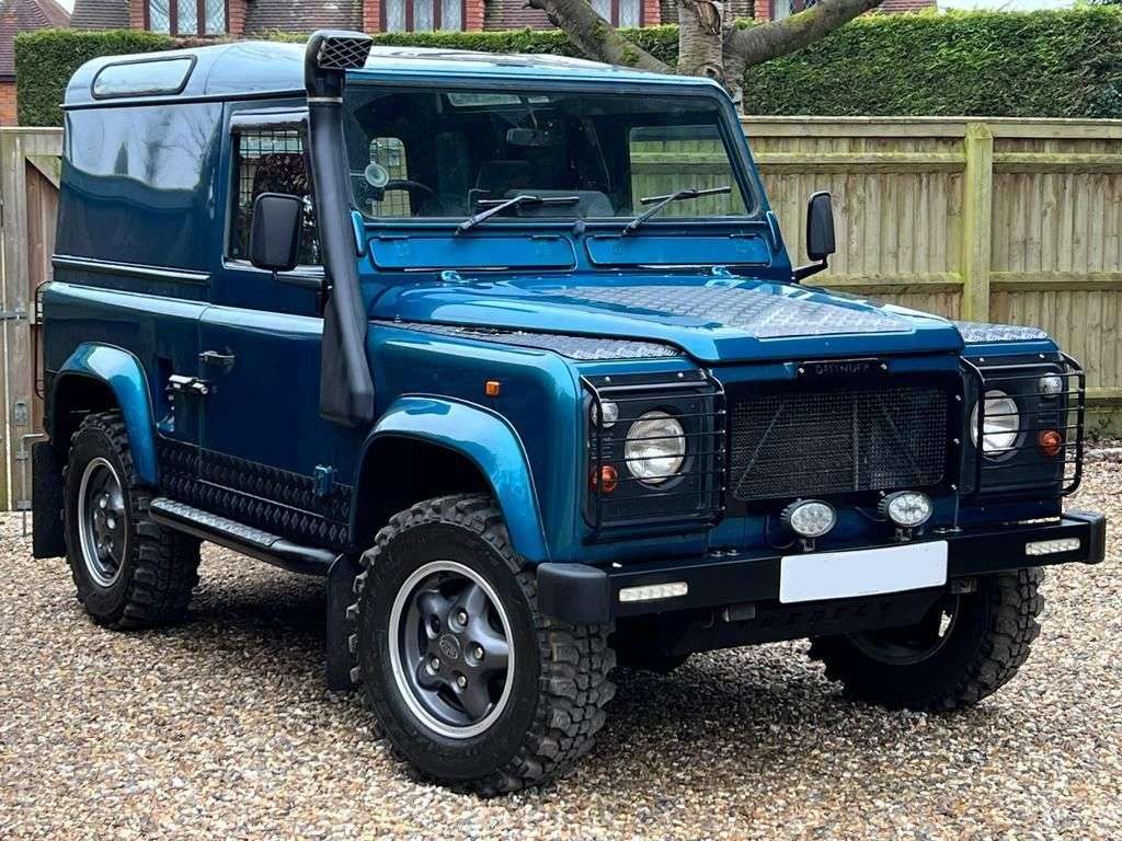 Check out this Land Rover Defender 1999 Diesel Manual