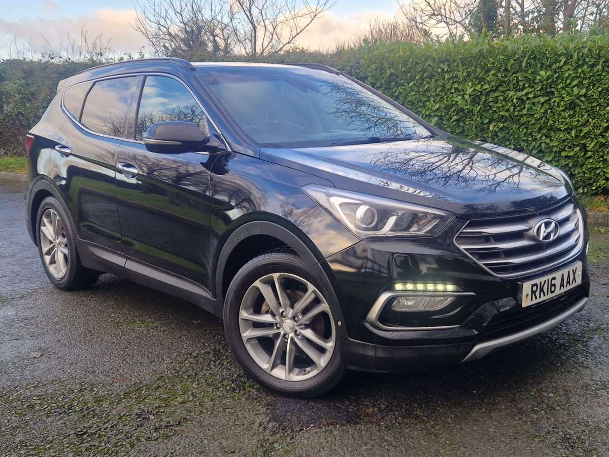Check out this Hyundai Santa Fe 2016 Diesel Manual