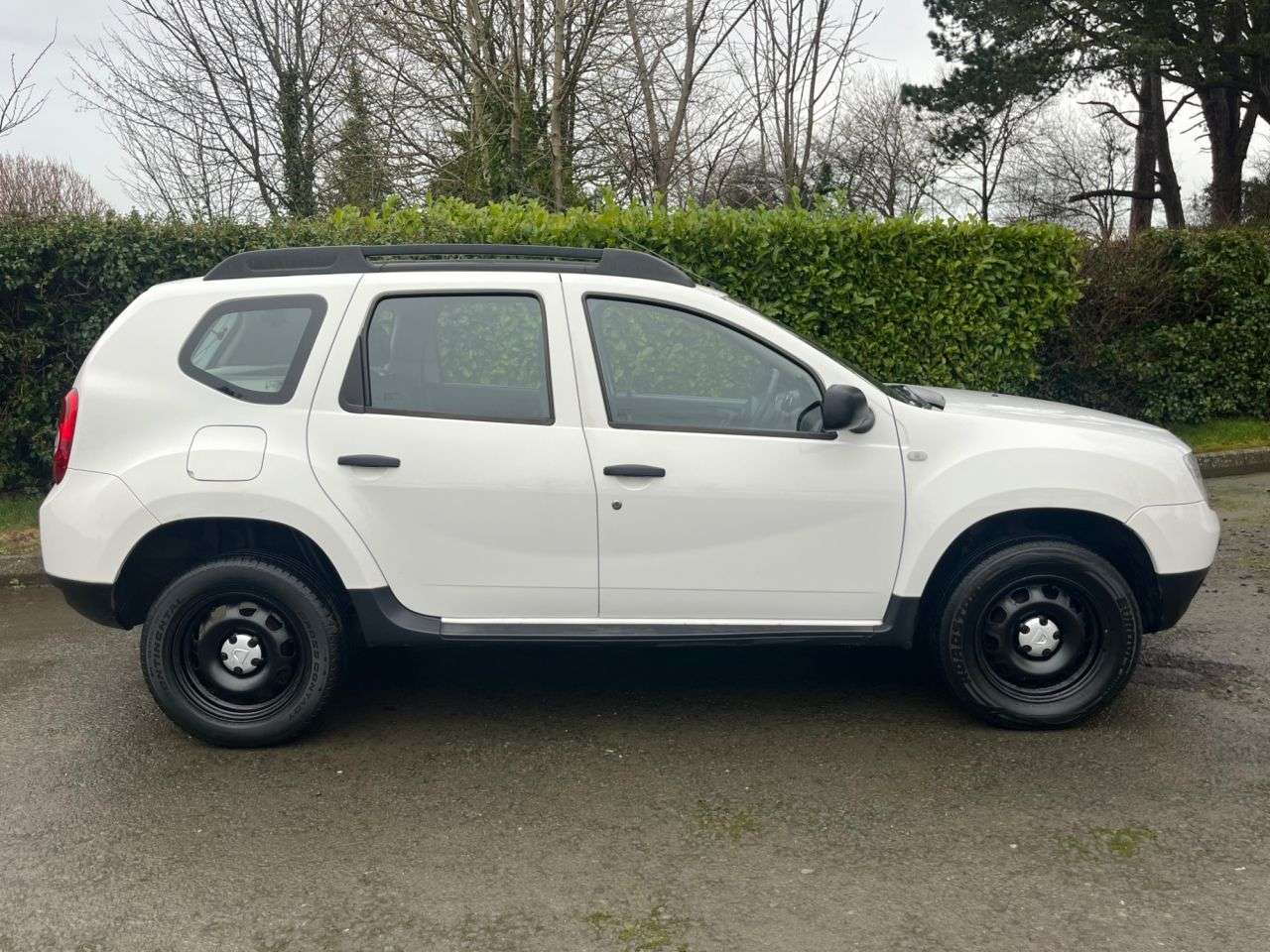 A 2014 DACIA DUSTER 1.6 Access SUV 5dr Petrol Manual Euro 5 (105 ps) A 2014 DACIA DUSTER 1.6 Access SUV 5dr Petrol Manual Euro 5 (105 ps)