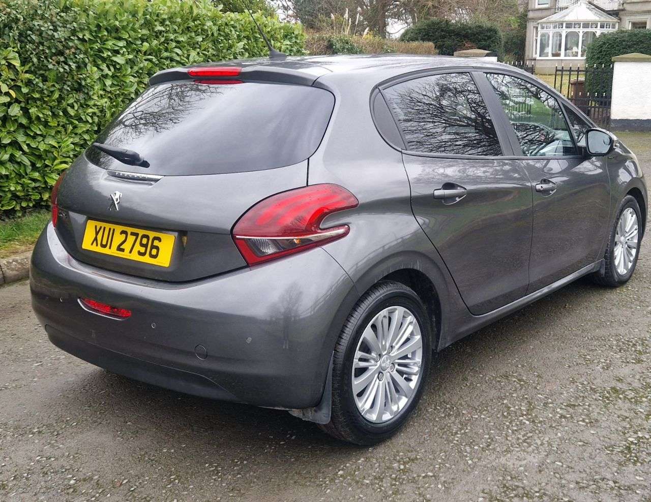 A 2019 PEUGEOT 208 1.2 PureTech Signature Hatchback 5dr Petrol Manual Euro 6 (s/s) (82 ps) A 2019 PEUGEOT 208 1.2 PureTech Signature Hatchback 5dr Petrol Manual Euro 6 (s/s) (82 ps)