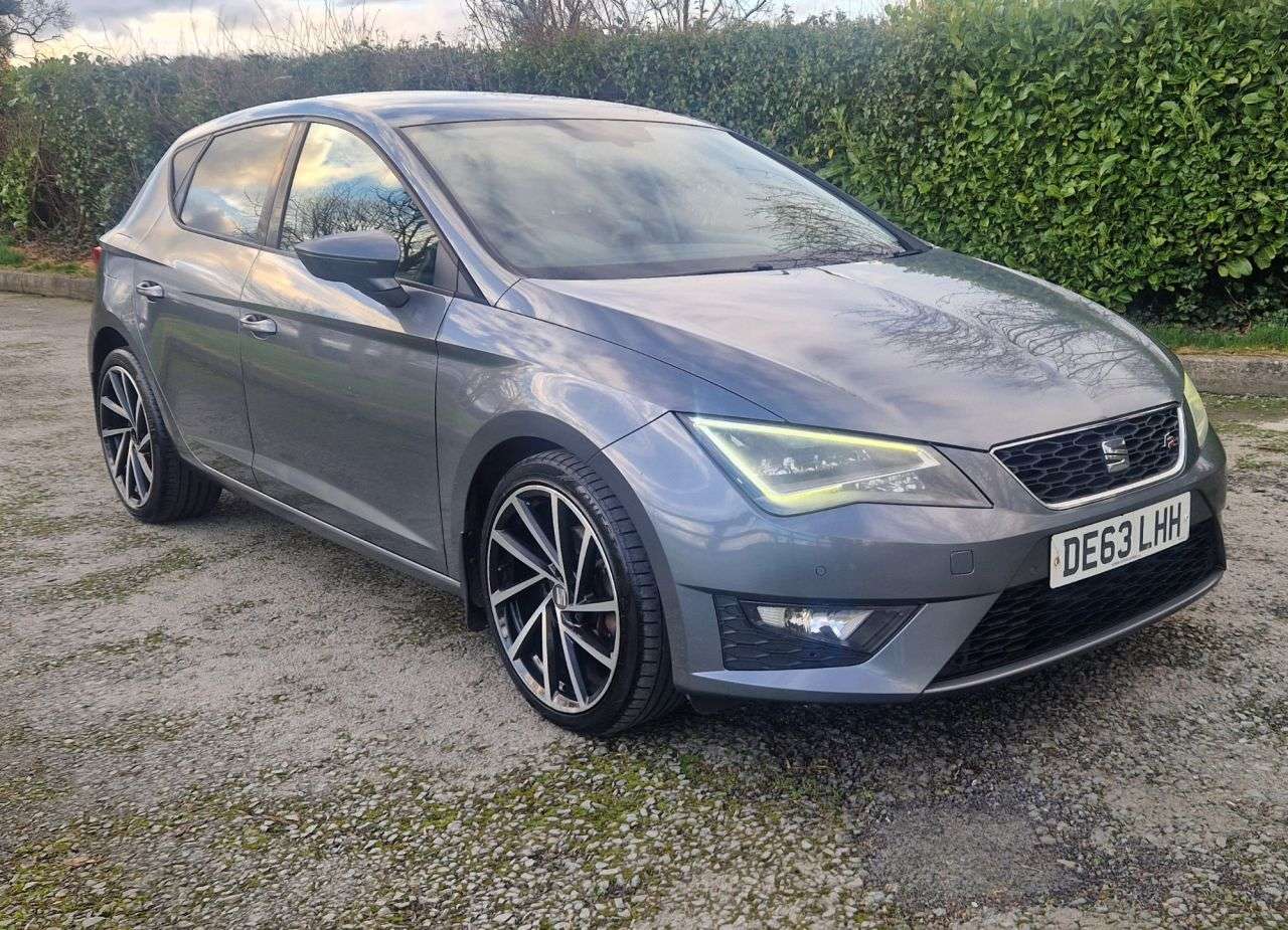 A null SEAT LEON 2.0 TDI CR FR Hatchback 5dr Diesel Manual Euro 5 (s/s) (150 ps) A null SEAT LEON 2.0 TDI CR FR Hatchback 5dr Diesel Manual Euro 5 (s/s) (150 ps)