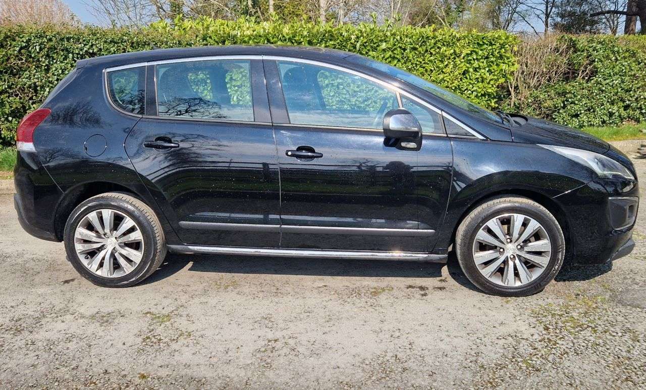 A 2014 PEUGEOT 3008 1.6 HDi Active SUV 5dr Diesel Manual Euro 5 (115 ps) A 2014 PEUGEOT 3008 1.6 HDi Active SUV 5dr Diesel Manual Euro 5 (115 ps)