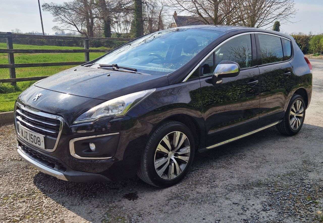 A 2014 PEUGEOT 3008 1.6 HDi Active SUV 5dr Diesel Manual Euro 5 (115 ps) A 2014 PEUGEOT 3008 1.6 HDi Active SUV 5dr Diesel Manual Euro 5 (115 ps)