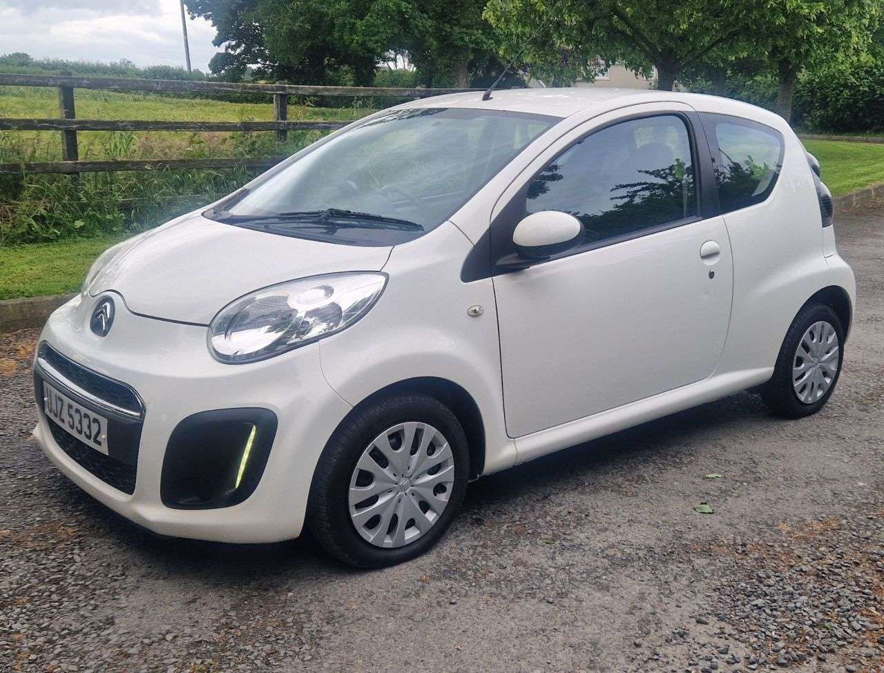 A 2013 CITROEN C1 1.0i VTR Hatchback 3dr Petrol Manual Euro 5 (68 ps) A 2013 CITROEN C1 1.0i VTR Hatchback 3dr Petrol Manual Euro 5 (68 ps)