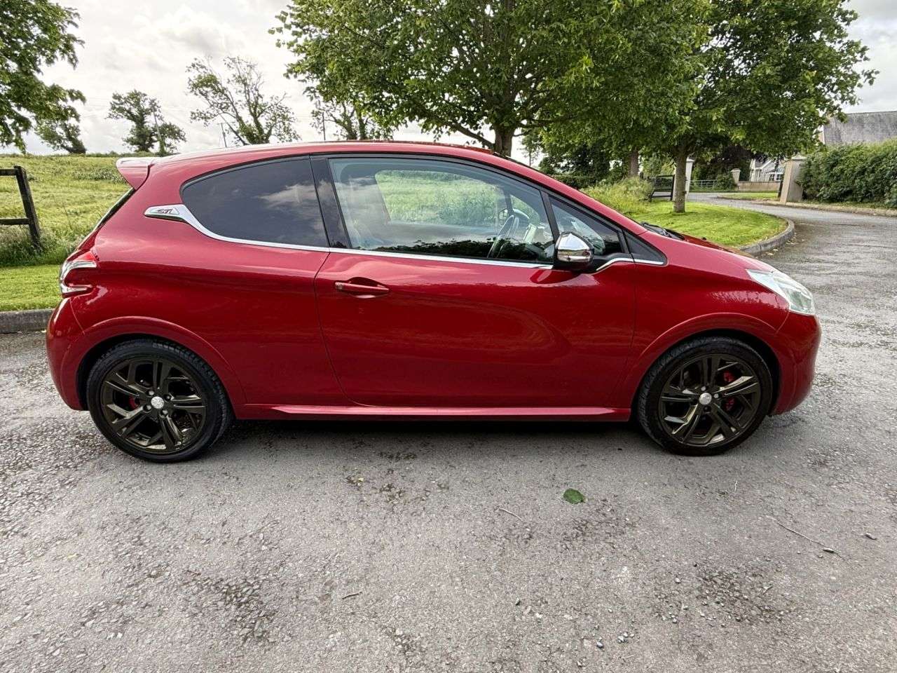 2015 PEUGEOT 208 2015 PEUGEOT 208