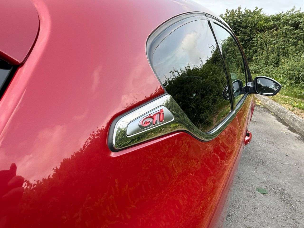 2015 PEUGEOT 208 2015 PEUGEOT 208