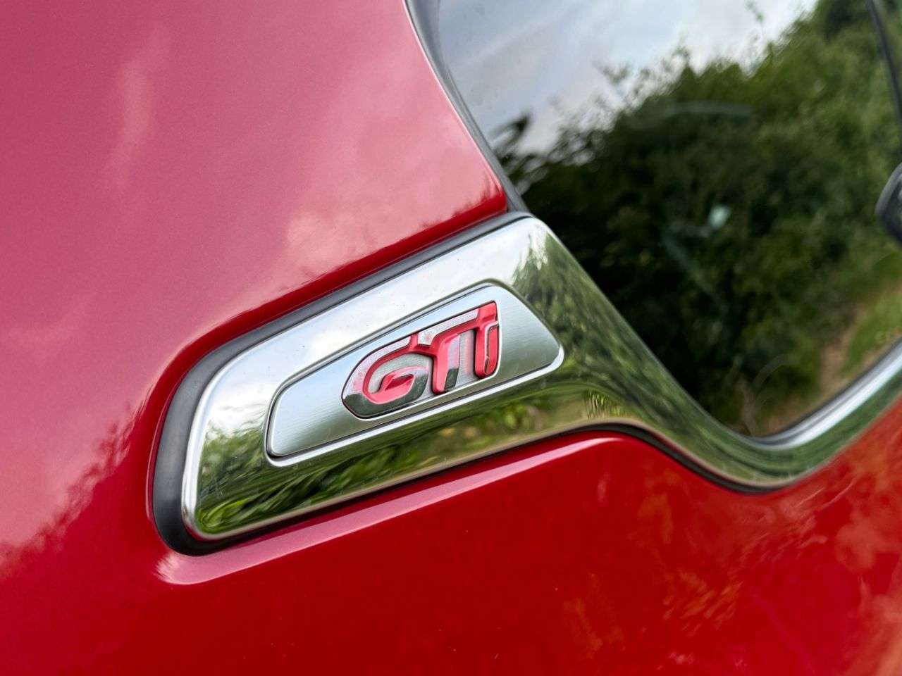 2015 PEUGEOT 208 2015 PEUGEOT 208