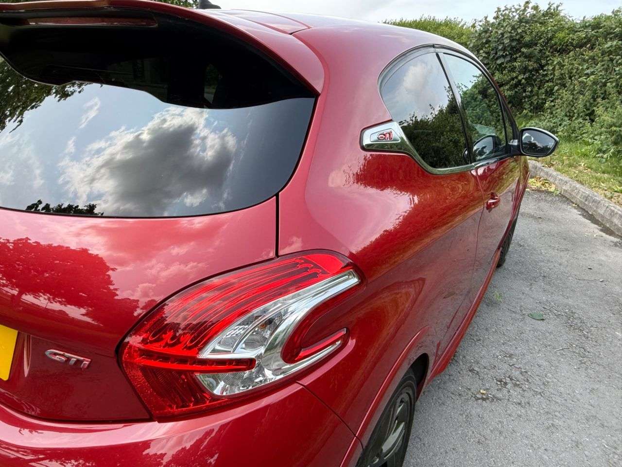 2015 PEUGEOT 208 2015 PEUGEOT 208