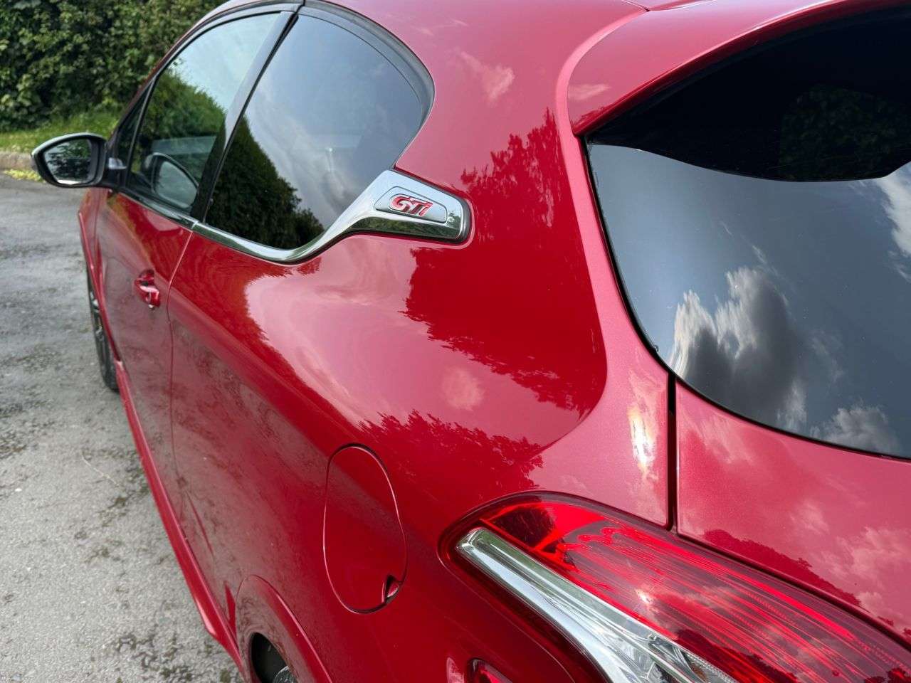 2015 PEUGEOT 208 2015 PEUGEOT 208