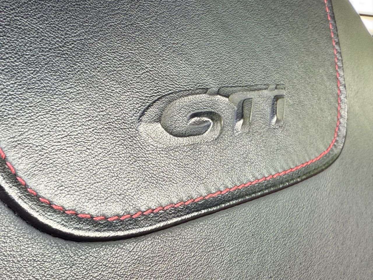 2015 PEUGEOT 208 2015 PEUGEOT 208