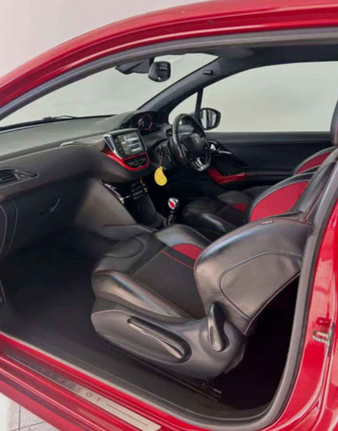 2015 PEUGEOT 208 2015 PEUGEOT 208