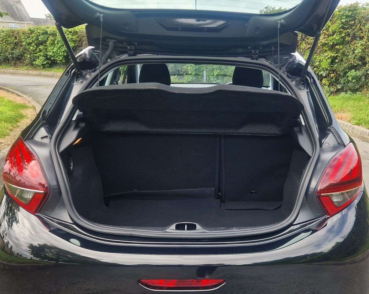 2016 PEUGEOT 208 2016 PEUGEOT 208