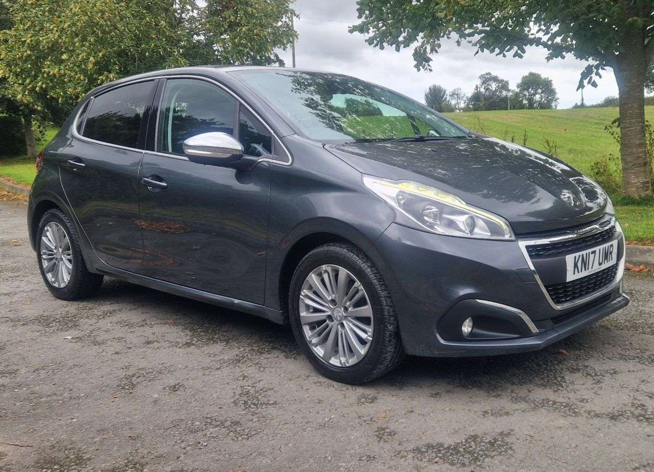 A 2017 PEUGEOT 208 1.2 PureTech Allure Hatchback 5dr Petrol Manual Euro 6 (82 ps) A 2017 PEUGEOT 208 1.2 PureTech Allure Hatchback 5dr Petrol Manual Euro 6 (82 ps)