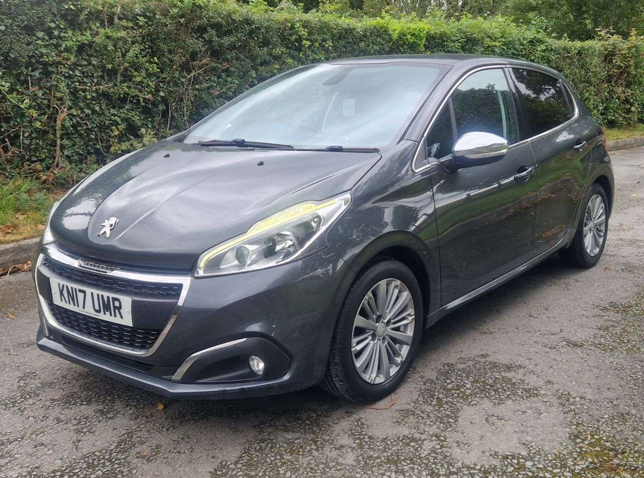 A 2017 PEUGEOT 208 1.2 PureTech Allure Hatchback 5dr Petrol Manual Euro 6 (82 ps) A 2017 PEUGEOT 208 1.2 PureTech Allure Hatchback 5dr Petrol Manual Euro 6 (82 ps)