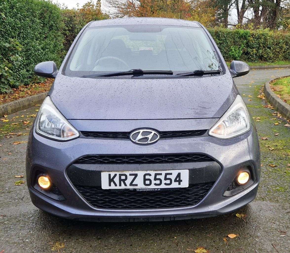 A 2016 HYUNDAI I10 1.0 SE Hatchback 5dr Petrol Manual Euro 6 (66 ps) A 2016 HYUNDAI I10 1.0 SE Hatchback 5dr Petrol Manual Euro 6 (66 ps)