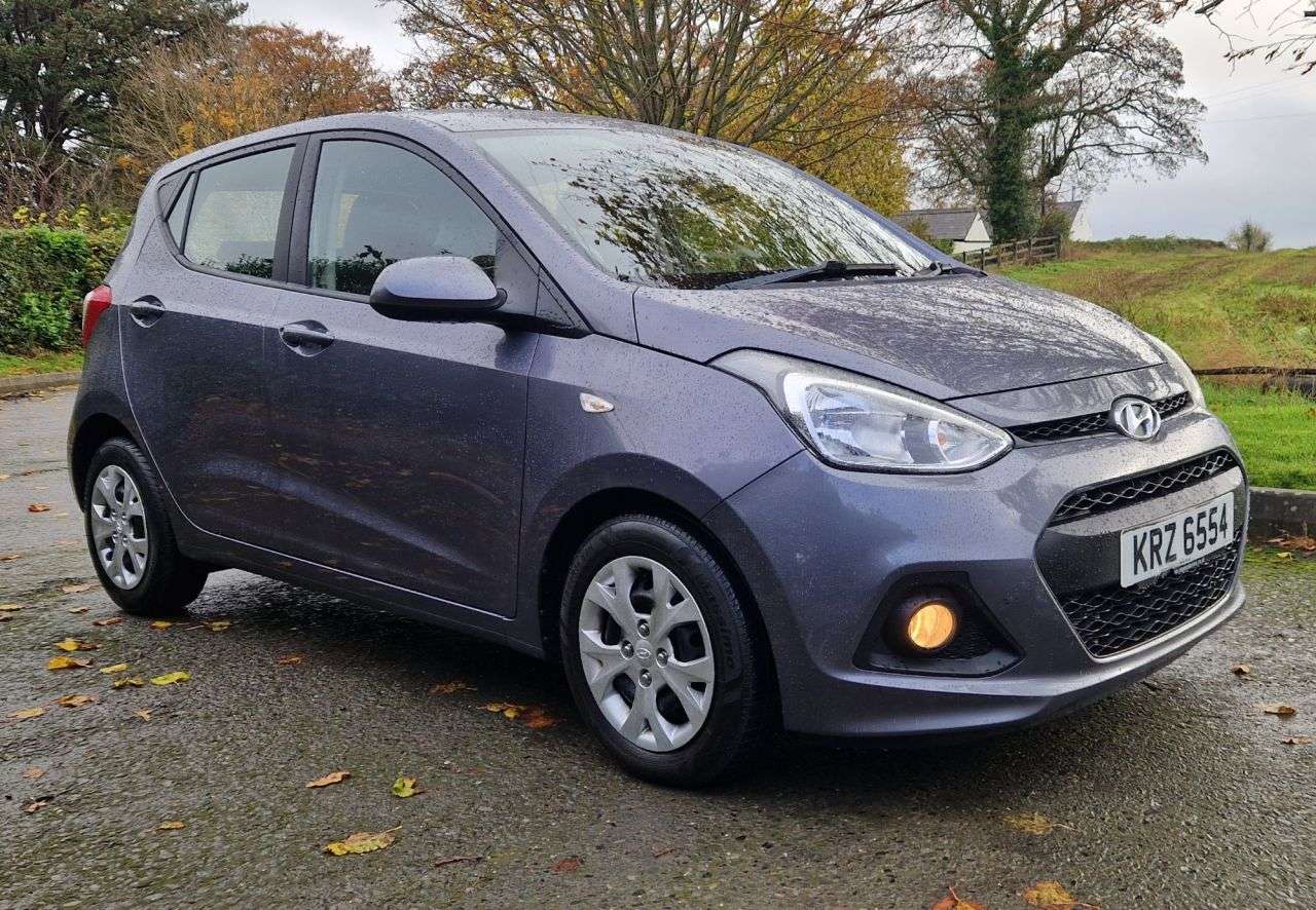 A 2016 HYUNDAI I10 1.0 SE Hatchback 5dr Petrol Manual Euro 6 (66 ps) A 2016 HYUNDAI I10 1.0 SE Hatchback 5dr Petrol Manual Euro 6 (66 ps)