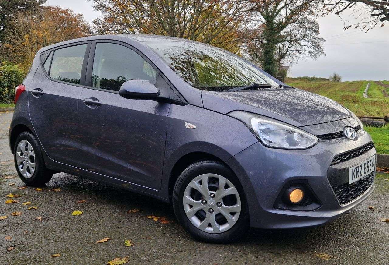 A 2016 HYUNDAI I10 1.0 SE Hatchback 5dr Petrol Manual Euro 6 (66 ps) A 2016 HYUNDAI I10 1.0 SE Hatchback 5dr Petrol Manual Euro 6 (66 ps)