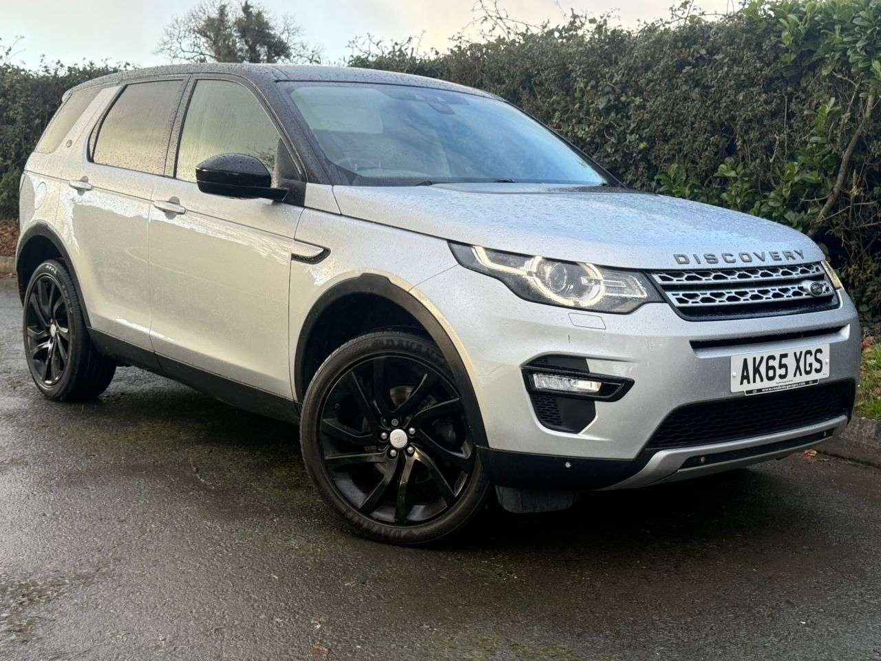 A 2016 LAND ROVER DISCOVERY SPORT 2.0 TD4 HSE SUV 5dr Diesel Manual 4WD Euro 6 (s/s) (180 ps) A 2016 LAND ROVER DISCOVERY SPORT 2.0 TD4 HSE SUV 5dr Diesel Manual 4WD Euro 6 (s/s) (180 ps)