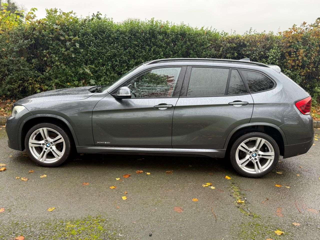 A 2013 BMW X1 2.0 20i M Sport SUV 5dr Petrol Manual xDrive Euro 6 (s/s) (184 ps) A 2013 BMW X1 2.0 20i M Sport SUV 5dr Petrol Manual xDrive Euro 6 (s/s) (184 ps)