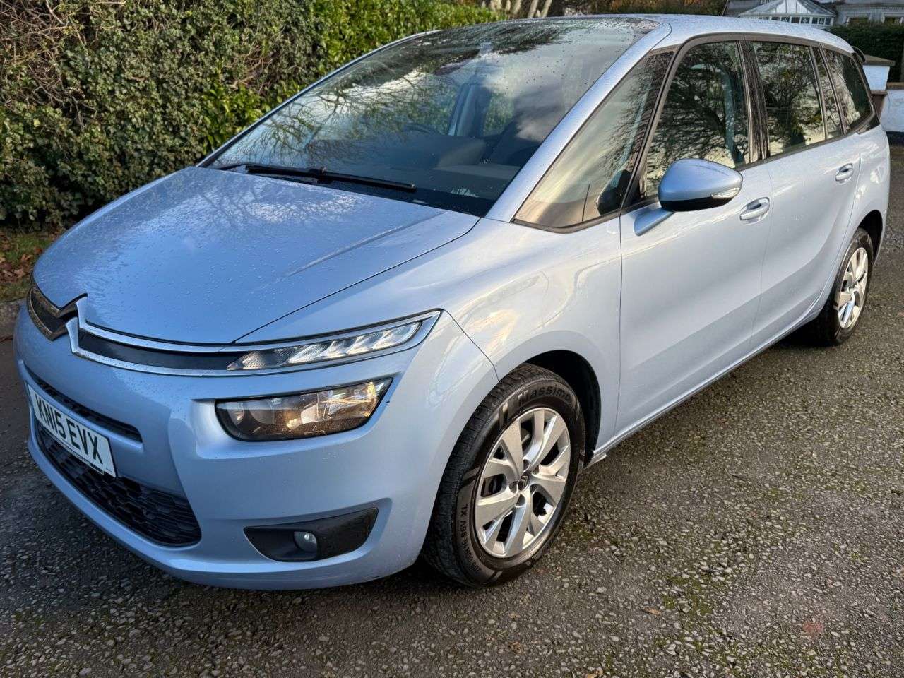 A 2015 CITROEN GRAND C4 PICASSO 1.6 e-HDi VTR+ MPV 5dr Diesel Manual Euro 5 (s/s) (115 ps) A 2015 CITROEN GRAND C4 PICASSO 1.6 e-HDi VTR+ MPV 5dr Diesel Manual Euro 5 (s/s) (115 ps)