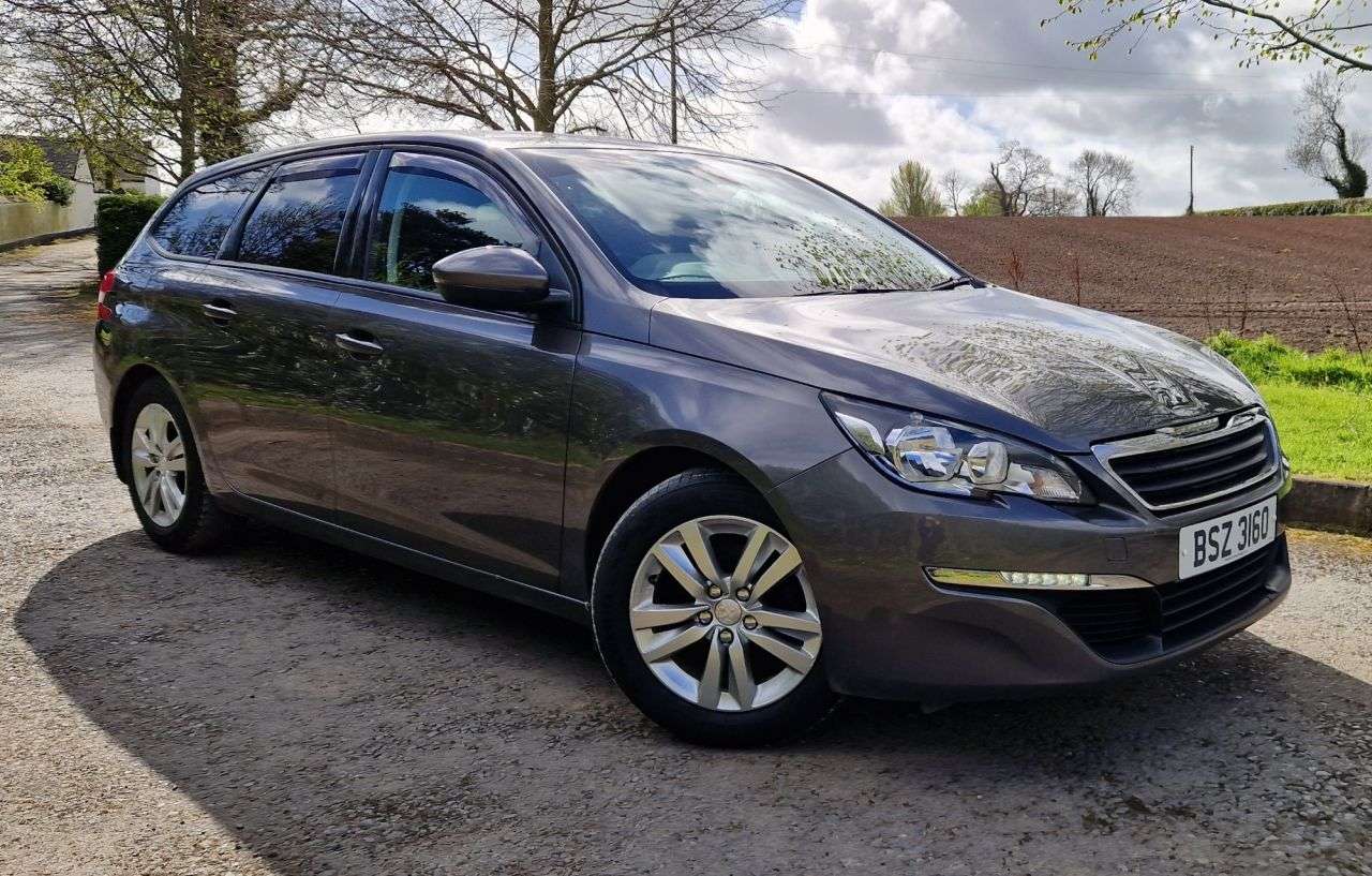 A 2016 PEUGEOT 308 SW 1.6 BlueHDi Active Estate 5dr Diesel Manual Euro 6 (s/s) (120 ps) A 2016 PEUGEOT 308 SW 1.6 BlueHDi Active Estate 5dr Diesel Manual Euro 6 (s/s) (120 ps)