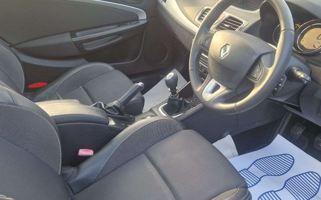 2010 RENAULT MEGANE 2010 RENAULT MEGANE