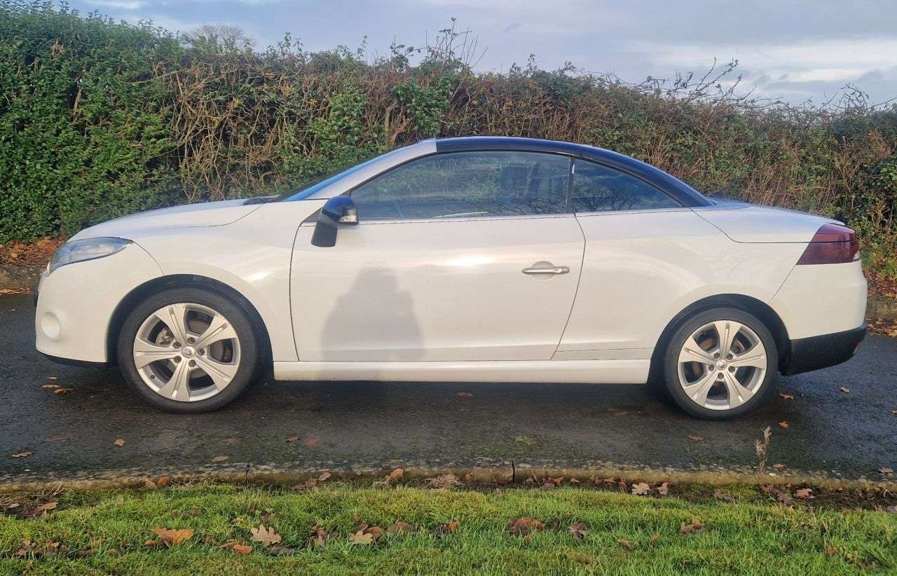 2010 RENAULT MEGANE 2010 RENAULT MEGANE
